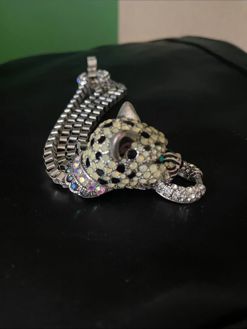 Betsey Johnson Silver-tone Panther 7 in bracelet with Crystal Accents Great Cond - Picture 3 of 10